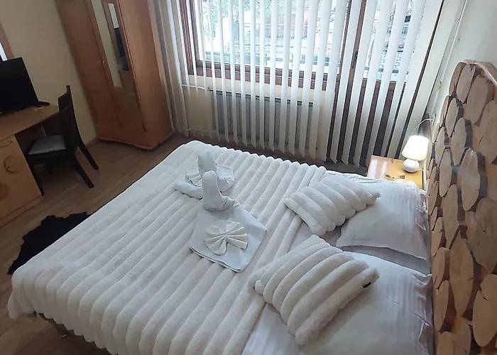 Planinski Zdravets Konukevi 3*